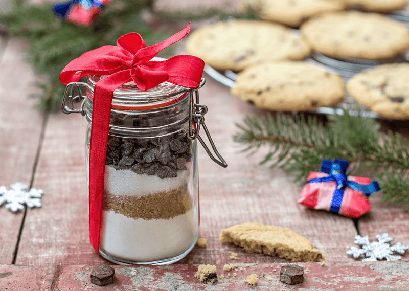 10 Last-Minute Christmas Gift Ideas They'll Love Cookie in Jar Image